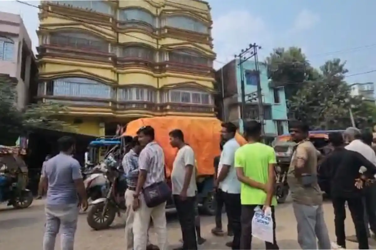 Samserganj MLA Bayron Biswas House Fire: सामशेरगंज में विधायक बायरन विश्वास के घर लगी आग, झुलसे विधायक
